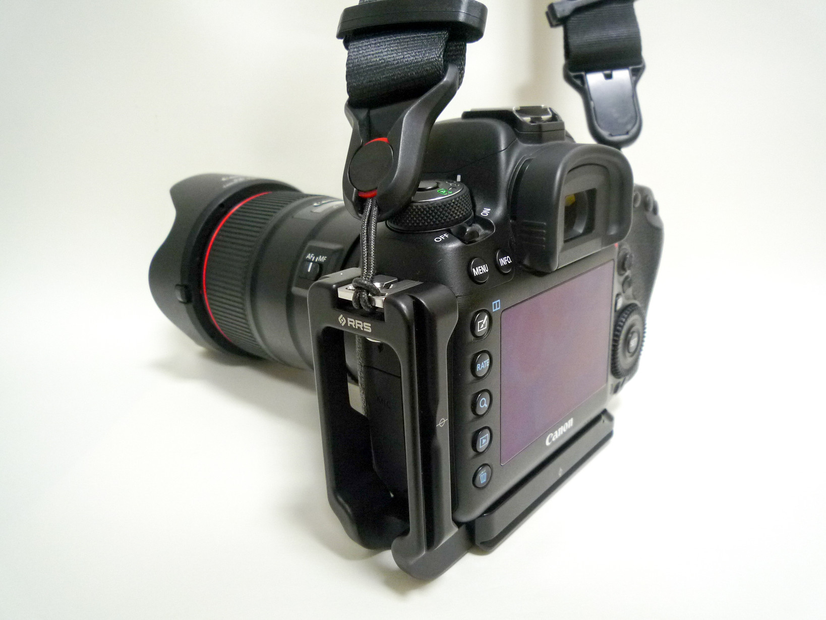 Canon EOS 5D mark IV + RRS L型プレート